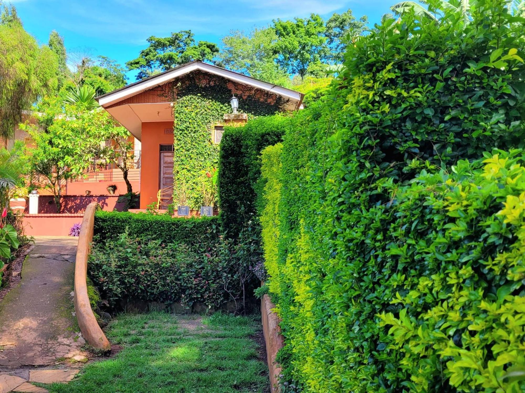 Babylon Lodge Marangu Luaran gambar